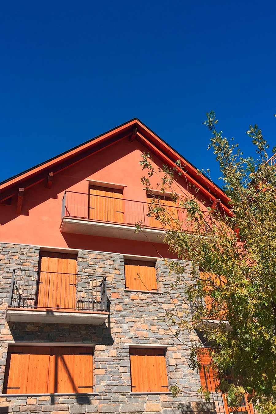 edificación benasque